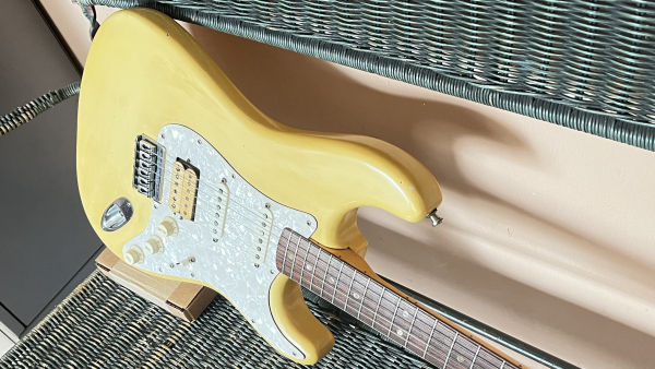 Preview: 1977 Fender Stratocaster Hardtail White HSS - 2nd Hand