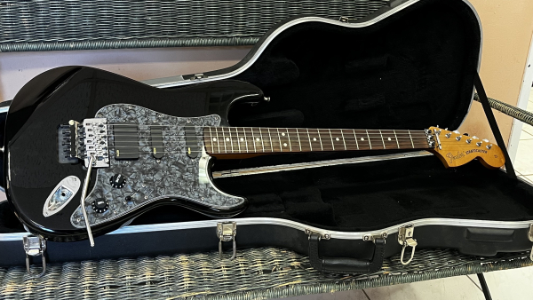 1998 Fender Deluxe Double Fat Floyd Rose Stratocaster, EMG Steve Lukather Pickguard Set + SKB Case - 2nd Hand
