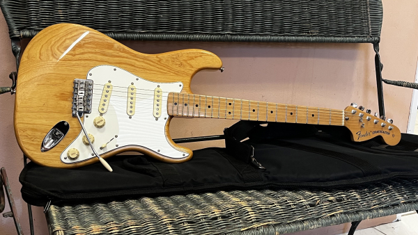 2001 Fender Classic Series 70s MN Stratocaster , Fender Custom Shop 69 Pickups + Gigbag - 2nd Hand