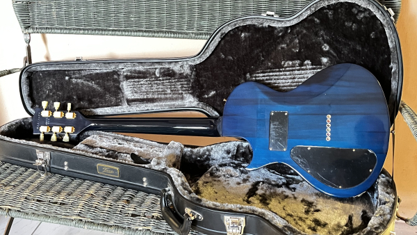 2003 Gibson Blueshawk Chicago Blue - 2nd Hand