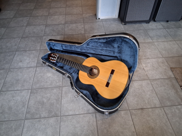 Paulino Bernabe M-5, Fichte / Palisander vollmassiv, made in Spain, inkl. Case, gebraucht