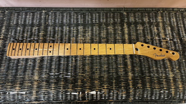 Fender Player Series Telecaster Neck, 22 Medium Jumbo Frets, Maple, 9.5", Modern "C"