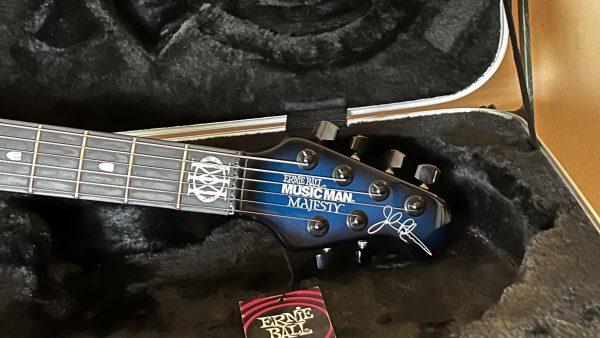 Ernie Ball Music Man John Petrucci Majesty Titan Blue - 2nd Hand