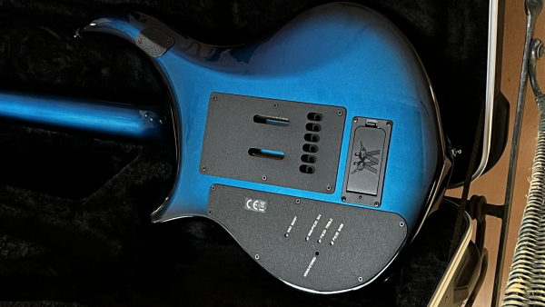 Ernie Ball Music Man John Petrucci Majesty Titan Blue - 2nd Hand