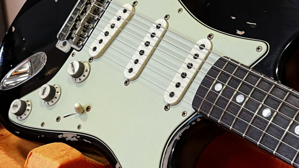 Fender 2026 Custom Shop, Michael Landau Signature 1968 Stratocaster, Round-Laminated Rosewood, Black