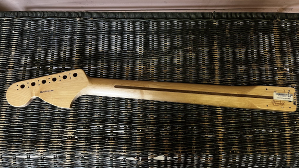 Preview: Fender American Performer Maple Neck, Modern C, 22 Jumbo Frets, 9,5