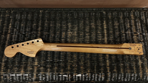 Preview: Fender Classic Series 70s Stratocaster Maple U Neck, 3-Bolt Mount, 21 Vintage-Style Frets, 7.25 Radius