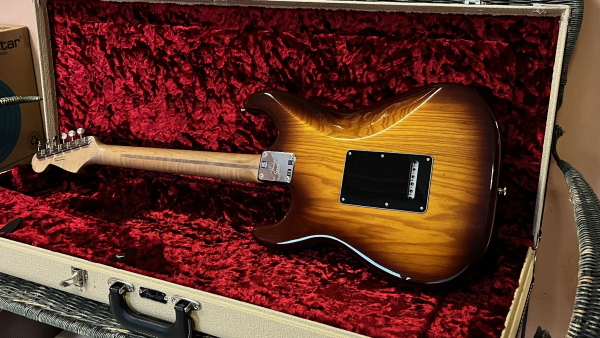 Fender Limited Edition Suona Stratocaster Thinline, Ebony Fingerboard, Violin Burst