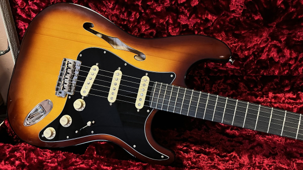 Fender Limited Edition Suona Stratocaster Thinline, Ebony Fingerboard, Violin Burst
