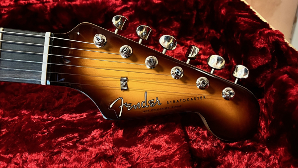 Fender Limited Edition Suona Stratocaster Thinline, Ebony Fingerboard, Violin Burst