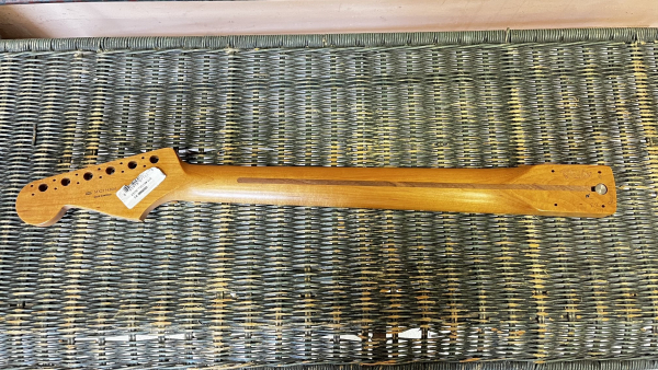 Preview: Fender Roasted Maple Stratocaster Neck, 21 Narrow Tall Frets, 9,5 Radius, Flat Oval C Profile