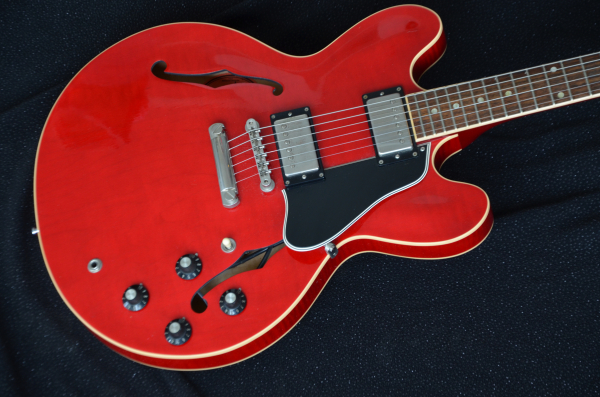 Preview: Gibson ES-335 2006 Cherry