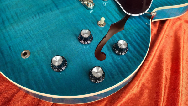 Gibson ES-335 Figured Ocean Water Perimeter 2nd Hand * Demomodell *