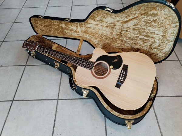 Maton EBG-808CL The Performer