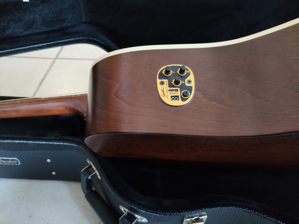 Art & Lutherie Americana Bourbon burst Q1T second hand