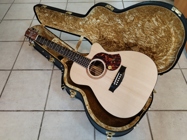 Maton SRS-808C