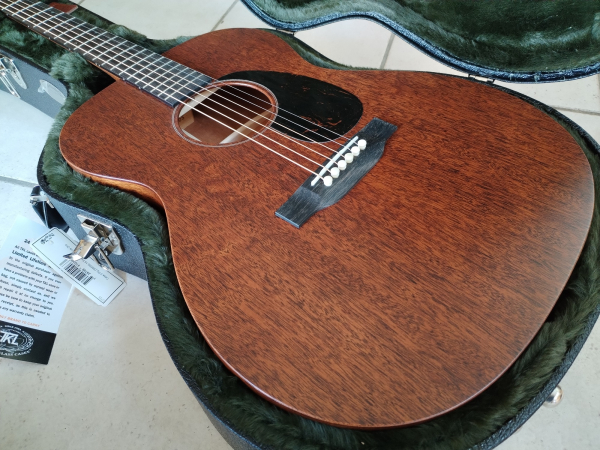 Martin 000-17