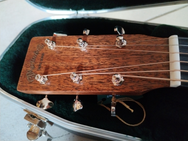 Preview: Martin 00DB Jeff Tweedy