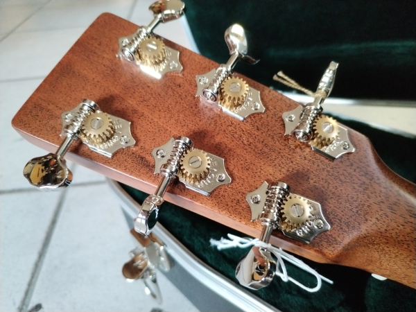 Preview: Martin 00DB Jeff Tweedy