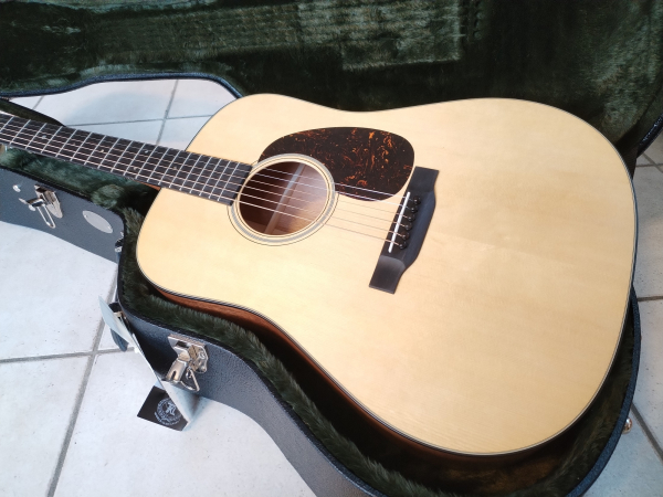 Preview: Martin D-18 Satin