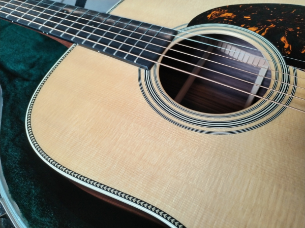 Preview: Martin HD-28