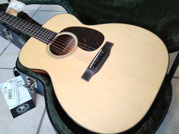 Preview: Martin 00-18