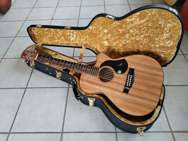 Maton EBW-808C Blackwood Serie