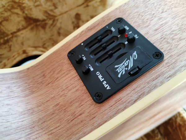 Maton EBG-808CL The Performer