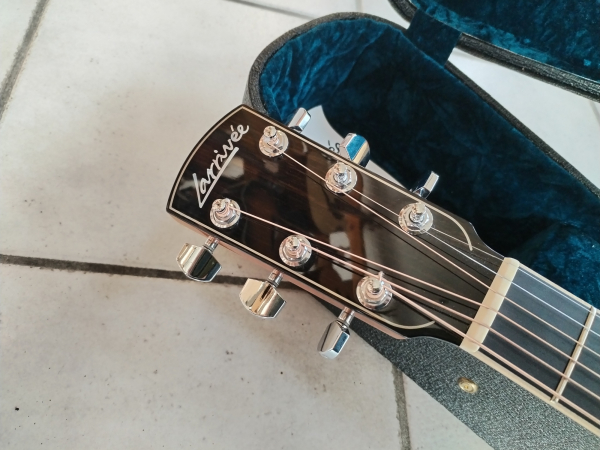 Larrivee D-05 second hand incl. Case