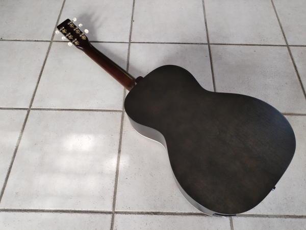 Preview: Art & Lutherie Roadhouse faded black A/E *Demomodell*