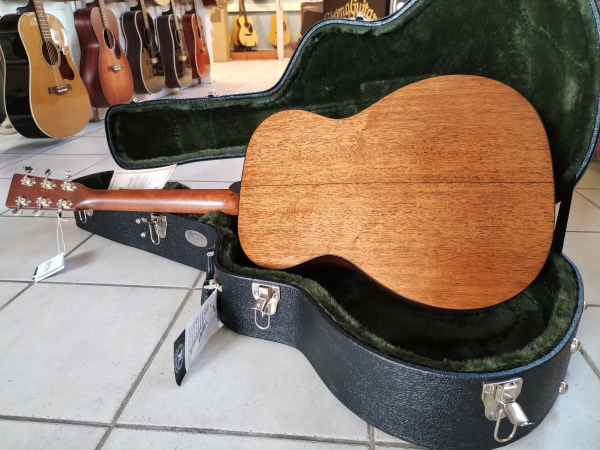 Preview: Martin 000-18