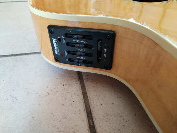 Guild F30CE second hand made in USA