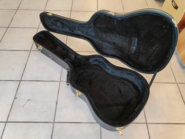 Preview: Larrivee Dreadnought Case made in Canada second hand
