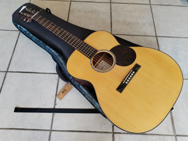 Martin 000-10E Shawn Mendes
