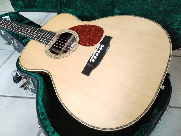 Preview: Bourgeois Touchstone OM Vintage