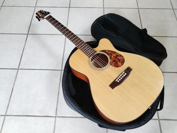 Preview: Voyage-Air Guitars VAOM-1C second hand