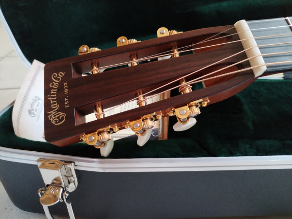 Martin 000-28 Shawn Mendes Limited