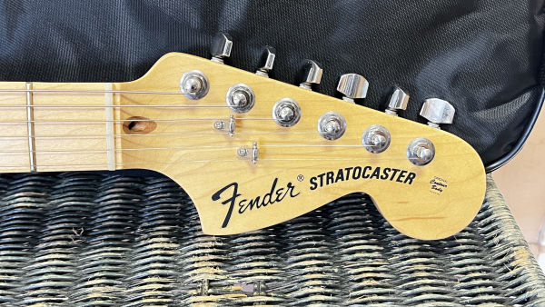 Preview: 2009 Fender American Special Stratocaster, Maple Fingerboard, Candy Apple Red - 2nd Hand