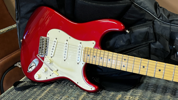 Preview: 2009 Fender American Special Stratocaster, Maple Fingerboard, Candy Apple Red - 2nd Hand