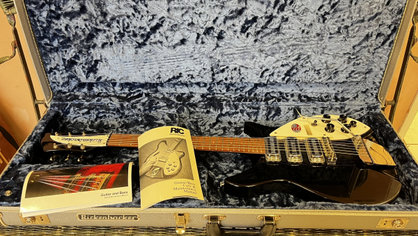 Preview: Rickenbacker Model 325 C64 Jetglo - 2nd Hand