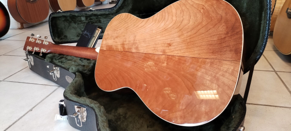 Martin 000 Cherry Hill Limited Edition
