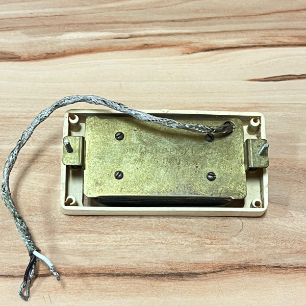 Preview: Dimarzio Vintage Super Distortion Humbucker Creme 13,55 Ohm - Made in USA - 2nd Hand