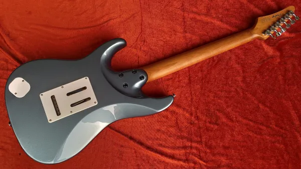 Preview: Ibanez AZ2204 Prestige * Made in Japan * Seymour Duncan Hyperion single coil and Humbucker PU *