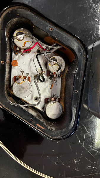 1983 Gibson Les Paul Custom with Protector Case -  2nd Hand