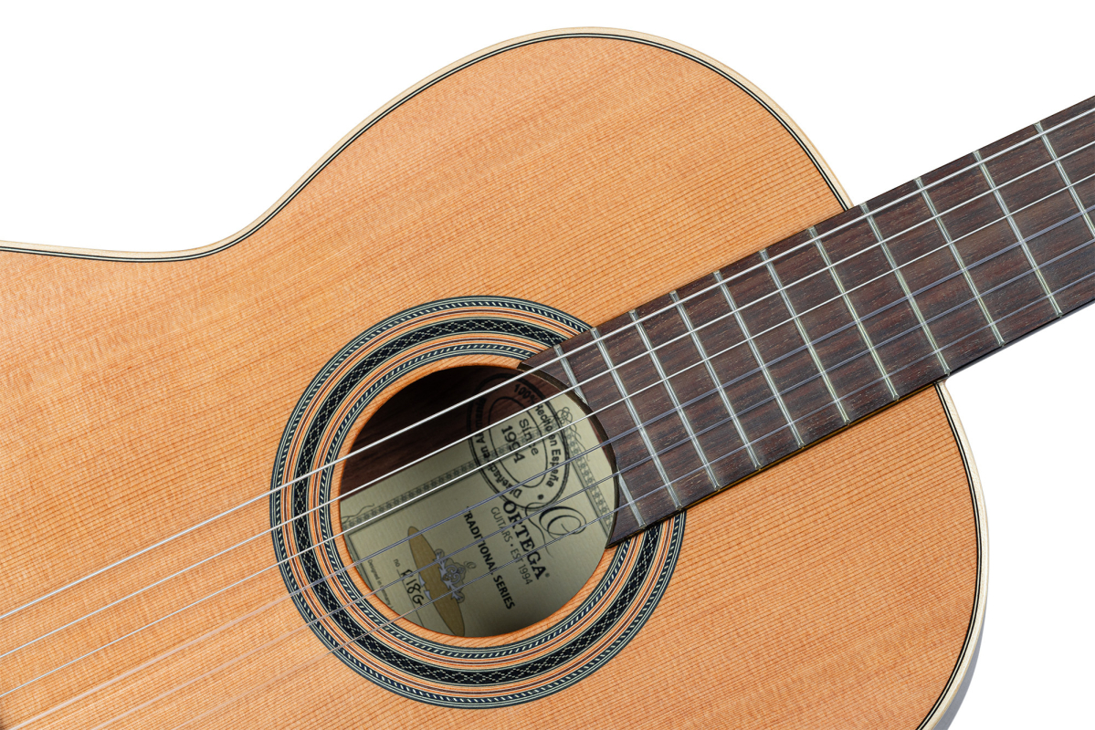 Ortega R18G, Zeder massiv / Bubinga, made in Spain