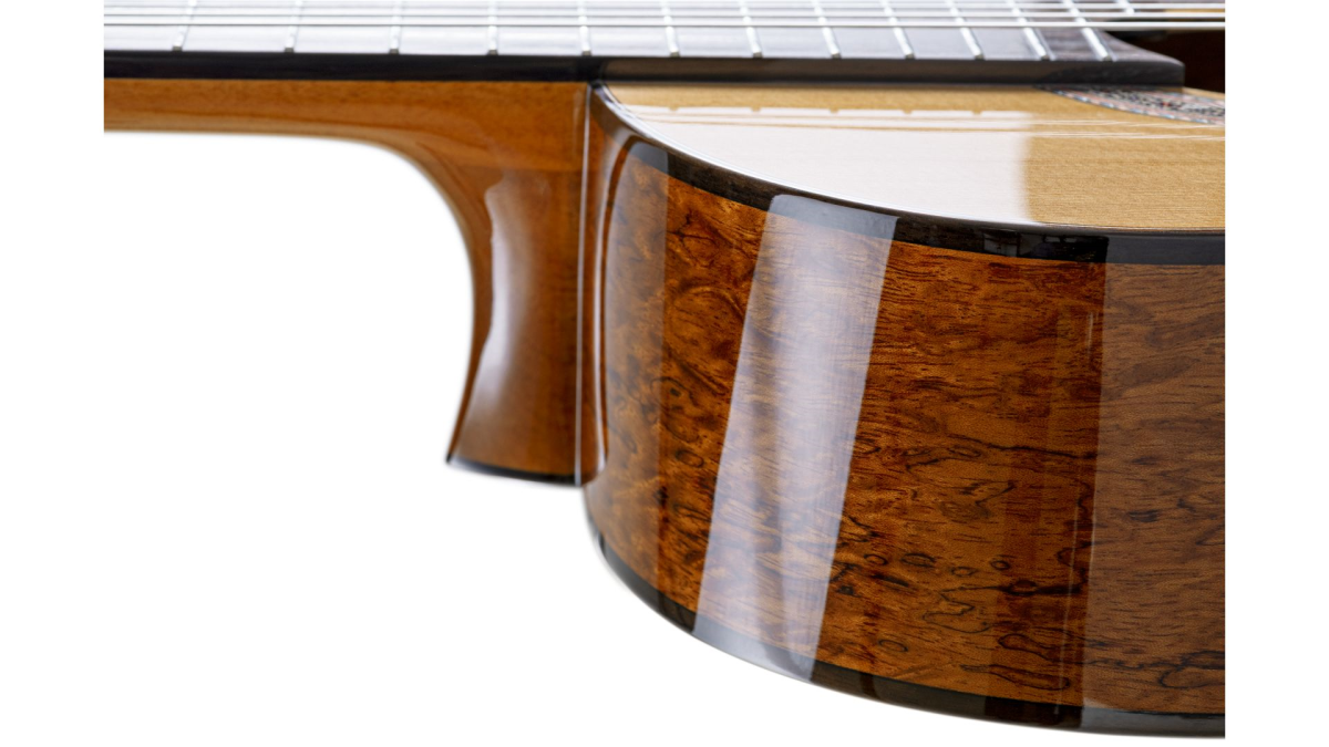 Duke Basis C 63/48 Cut, Zeder massiv/ Bubinga, Crossover Cutaway