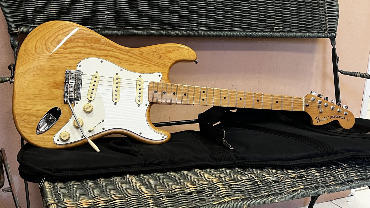 2001 Fender Classic Series 70s MN Stratocaster , Fender Custom Shop 69 Pickups + Gigbag - 2nd Hand