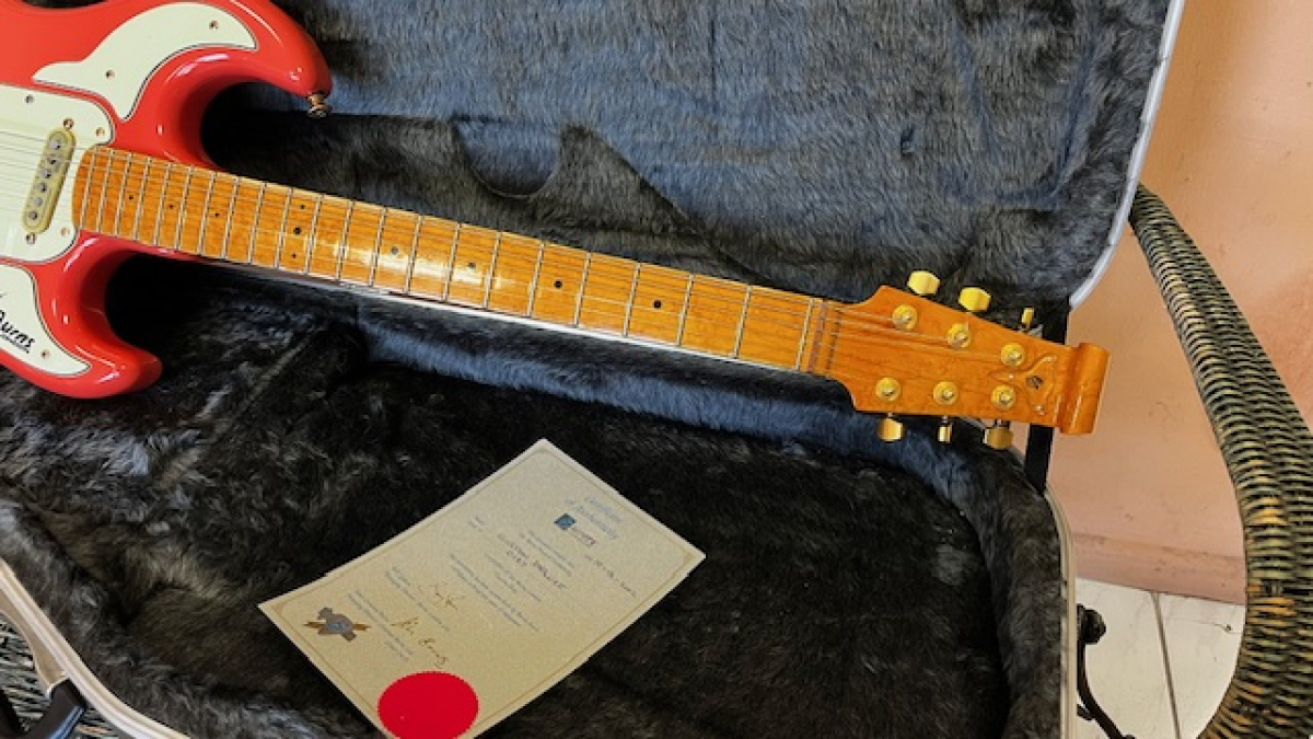 2002 Burns Marvin The Shadows Custom Deluxe Fiesta Red - 2nd Hand