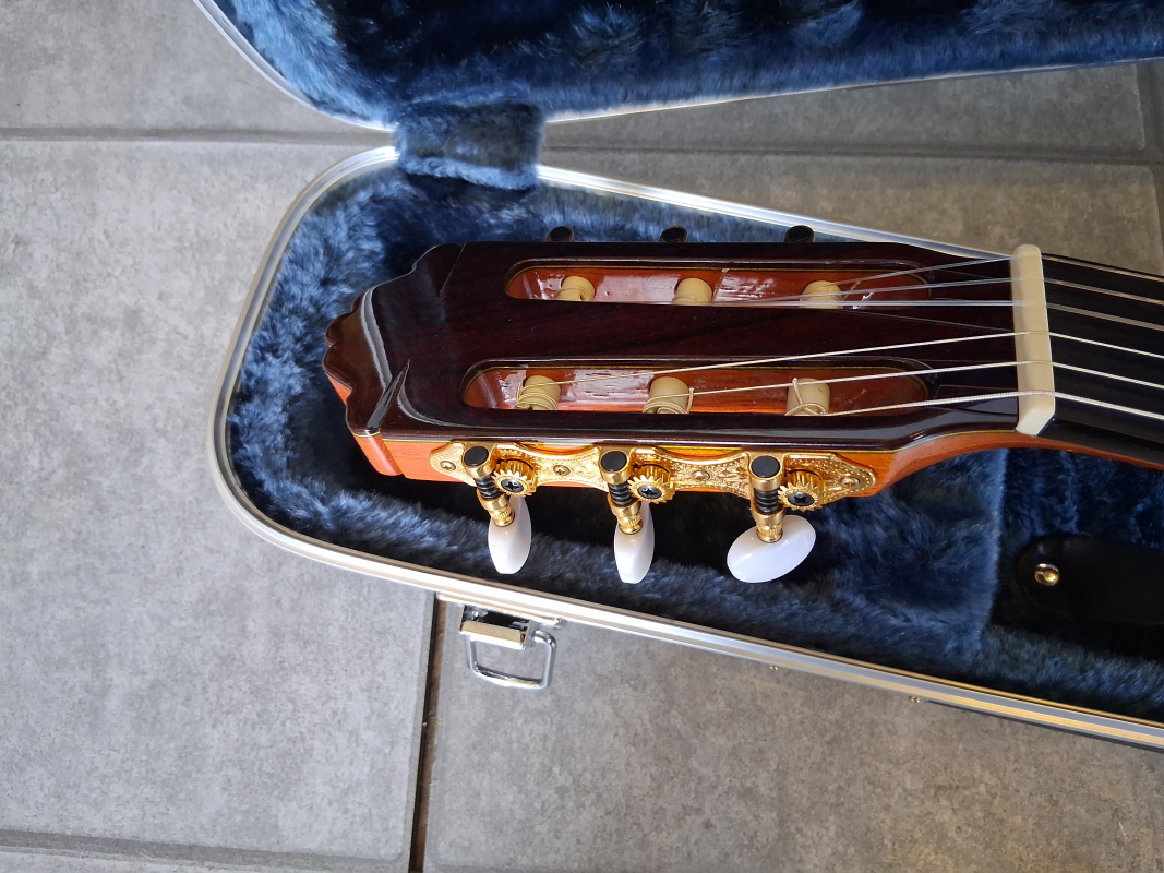 Paulino Bernabe M-5, Fichte / Palisander vollmassiv, made in Spain, inkl. Case, gebraucht