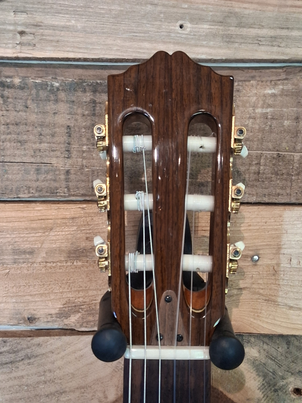 Salvador Cortez CS-220, Fichte/Palisander vollmassiv, 48mm Sattelbreite, second hand